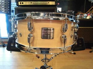 希少モデル 中古スネアドラム ヤマハ メイプルカスタム・アブソリュート 13インチx5.5インチ YAMAHA MAPLE CUSTOM 収納カバー付 