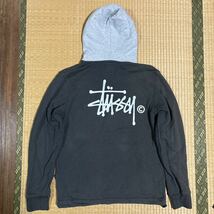 stussy バクプリ入り フード切替 ストックロゴ スウェット パーカー 黒x灰 レア ステューシー_画像1