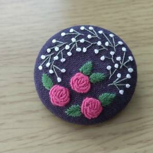 薔薇とカスミ草 刺繍ブローチの画像1