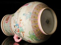 【流】中国美術 大清乾隆年製 色絵粉彩象耳姑娘図花瓶 高30cm ZTL792_画像3