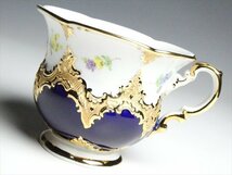 n425 Meissen マイセン 高級シリーズ Bフォーム グランツゴールド レリーフ 宮廷小花絵 コバルト 大型 カップ＆ソーサー ②_画像3