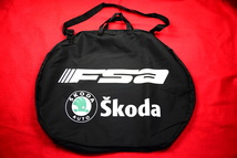 新品★FSA★Skoda Auto ProTeam Issue★シュコダオート プロチームイシュー◆ホイールバッグ★2本収納★ショルダーストラップ付★ b1_画像1