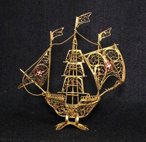 金属工芸●●置物　船　金色 ポルトガル●14cm 帆船 gold color 非鉄金属製 　Portugal gold ship　ゴールドシップ　