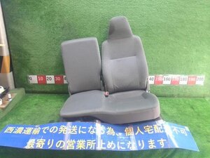 トヨタ レジアスエース DX 200系 KDH205V 純正 左 フロント シート 助手席シート センターシート付 傷・汚れ有り ★大型・個人宅配送不可★