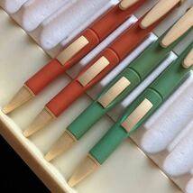 廃盤 MITSUBISHI 三菱鉛筆 M5-213 YOKO2 シャープペンシル 0.5㎜ サイドノック式 2色4本まとめて_画像3
