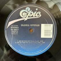 US盤　12”. Gloria Estefan Get On Your Feet (Special 12” Mixes). 49 68877. シュリンク、ステッカー_画像3