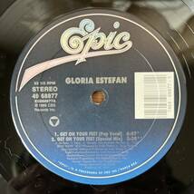 US盤　12”. Gloria Estefan Get On Your Feet (Special 12” Mixes). 49 68877. シュリンク、ステッカー_画像2