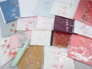 平和屋2■和装小物　半衿刺繍まとめて18点　ちりめん　雪輪花文　舞蝶花文　花と兎　地紙花文など　未使用　aaa4984