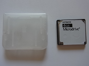 送料120円～　HITACHI　Microdrive　4GB　ケース付　管理no.9