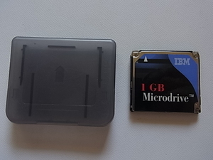送料120円～　IBM　Microdrive　1GB　ケース付　管理no.8　DSCM-11000