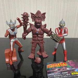 HG 外伝　ウルトラマンジャックとウルトラマンタロウとドロボンです。バンダイ です。