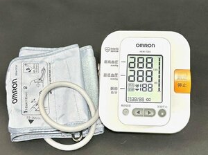 OMRON オムロン　デジタル自動血圧計　HEM-7200 上腕式　測定器血圧　家庭用　健康管理　体調管理　取扱説明書付き