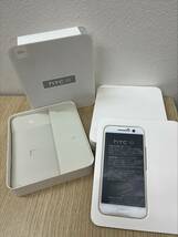 #4481 au HTC 10 HTV32 トパーズゴールド 未使用品 付属品付き_画像1