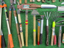 M21園芸道具★刈込鋏、鎌、鍬、熊手、鋸、ショベルなどまとめて_画像6