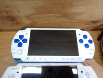 ★格安売切★ソニー PSP 3台セット ソフト ケース付 PSP3000 2台 PSP2000 1台 ピアノブラック パールホワイト ホワイト/ブルー SONY 本体_画像3