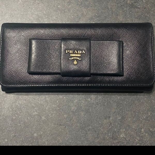 PRADA 長財布 リボン