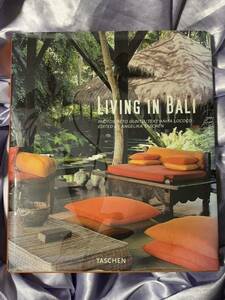 洋書 LIVING IN BALI バリ島 写真集 デザイン インテリア