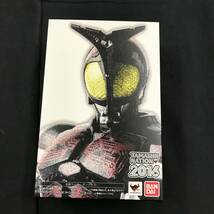 ob8061 送料無料！未開封品 バンダイ S.H.Figuarts 真骨彫 仮面ライダー ダークカブト フィギュア 魂ネイション2016_画像1