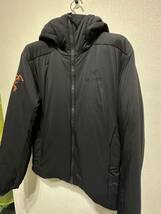 ARC’TERYX × BEAMS 別注 Atom AR Hoodie アークテリクス ビームス ブラック BLACK S 中綿 美品_画像3