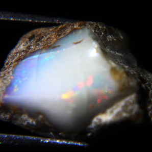 【激安】天然ファイアーオパール母岩付き原石 遊色きれい 6.60ct エチオピア【504】の画像4