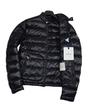 【未使用・新品同様】MONCLER モンクレール ダウンジャケット size 1 春秋冬 メンズ アウター カジュアルにも◎ デニムにも◎ ワッペン_画像1