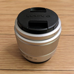 パナソニック Lumix G 25mm F1.7 ASPH. H-H025 シルバー 単焦点レンズ マイクロフォーサーズ用