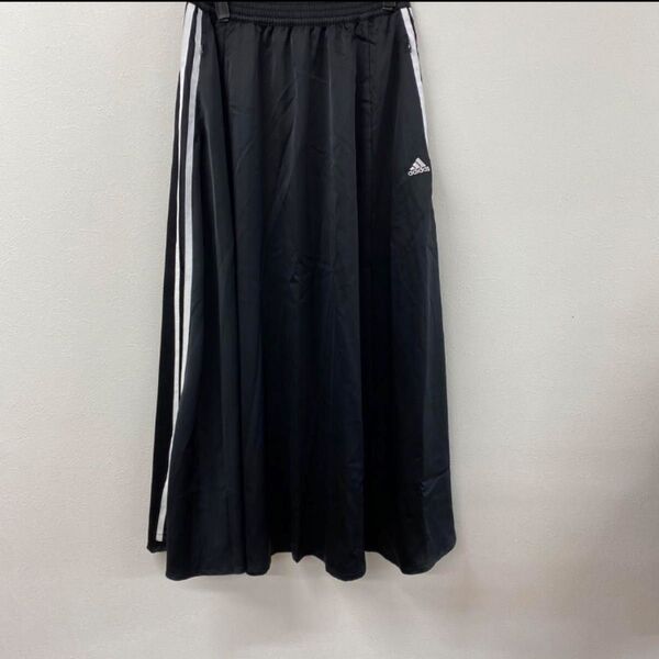 adidas ロングスカート