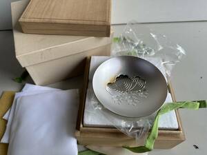 Et592◆銀杯◆純銀 内閣総理大臣 贈 記念品 重さ 140g 酒器 刻印 造幣局 金属工芸 工芸品 銀製 桐箱 