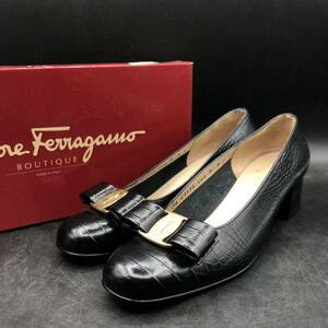 M1816 美品 Salvatore Ferragamo サルヴァトーレフェラガモ LICEO ヴァラ リボン パンプス 6 C 23.5cm相当 ブラック クロコ型押し 靴