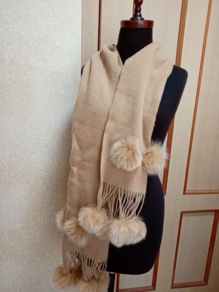 カシミヤ マフラー 毛皮のボンボン キャメル 未使用