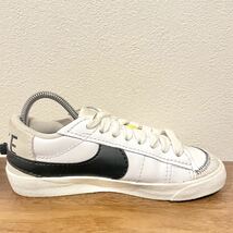 NIKE WMNS BLAZER LOW 77 JUMBO ナイキ ブレーザー ロー ホワイト ブラック DQ1470-101 ローカットスニーカー 22.5cm_画像5