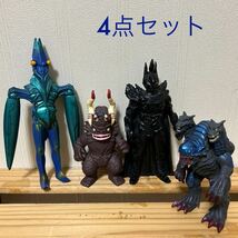 【送料込・匿名配送】ウルトラマン 怪獣 エンペラ星人　フィギュア Figuarts ソフビ 4点　おまとめ　バンダイ　円谷プロ　おもちゃ _画像1