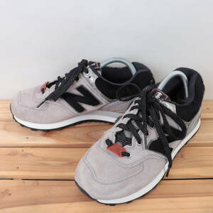 z8403【574】ニューバランス US7 1/2 25.5cm/グレージュ グレー 黒 シルバー newbalance メンズ スニーカー 中古