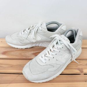 z8003【840】ニューバランス US8 26.0cm/灰 グレーアイボリー newbalance メンズ スニーカー 中古