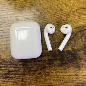Apple AirPods 第2世代 アップルエアーポッズ Bluetooth 完全ワイヤレスイヤホン イヤフォン ワイヤレスイヤ