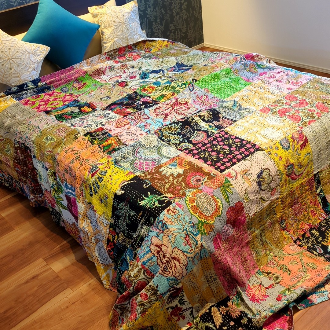 33 Kantha Quilt, Blockdruck, Patchwork, Blumenmuster, Tagesdecke, Sofabezug, handgefertigt, asiatischer Ethno-Stil, 100 % Baumwolle, Sashiko, Möbel, Innere, Sofa, Schlafsofa, Sofabezug