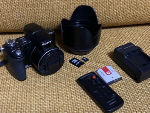 デジタルカメラ SONY DSC-H50 光学15倍　910万画素　ナイトショット　レンズフード・リモコン・マイクロSDメモリースティク変換アダプタ付