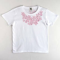 レディース Tシャツ Mサイズ 白 コサージュ桜の花柄Tシャツ 手描きTシャツ_画像4