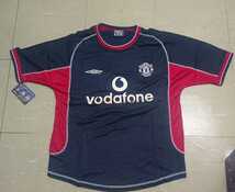 ○新品 UMBRO製 MANCHESTER United 3rd (vodafon)半Y(164cm〜170cm)タグ付き _画像1