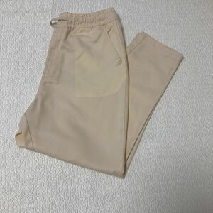 イージーパンツ 春夏 アップライン　ベージュパンツ　ZOZOTOWN ビッグシルエット