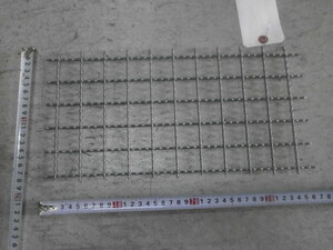 （ハー②）金網・空間３０m/m目×線径２．６φ　亜鉛メッキクリンプ金網