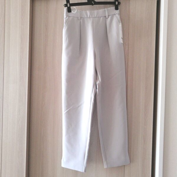 新品 ベルメゾン ストレッチダブルクロスタックテーパードパンツ S
