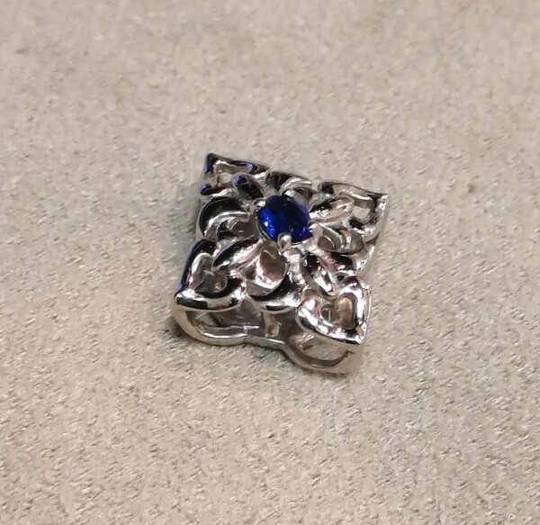 Pt1000(純Pt)アウイナイト0.04ct ペンダントトップ 中古