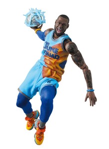 ○新品　メディコム・トイ　MAFEX　レブロン・ジェームズ　アクションフィギュア　スペースプレーヤー　NBA　レイカーズ　キング