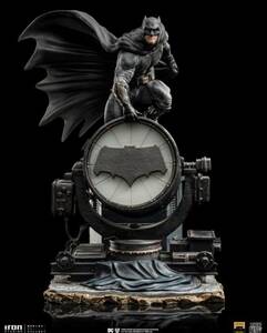 ○新品　1/10　バットマン　スタチューフィギュア　ジャスティス・リーグ　ザック・スナイダー　BATMAN　Iron Studios 