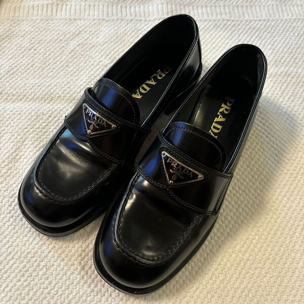 PRADA ブラッシュドレザー ローファー 35.5 黒 