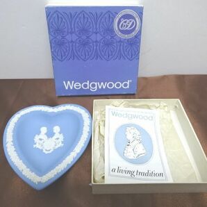 ウェッジウッド Wedgwood ハート型 ミニトレイ ROYAL BIRTH1982 箱付 美品の画像3