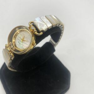 R510I47 レディースクオーツ腕時計　ハッピーダイヤモンド　シェル文字盤　ブランド メーカーなど不明