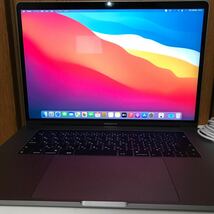 【超美品】Apple MacBook Pro 15.4inch A1990 Corei9 32GB 256GB Radeon Pro 555X 元箱あり【001】_画像1