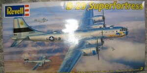 ボーイングＢ２９スーパーフォートレス　レベル　１／４８　同梱不可